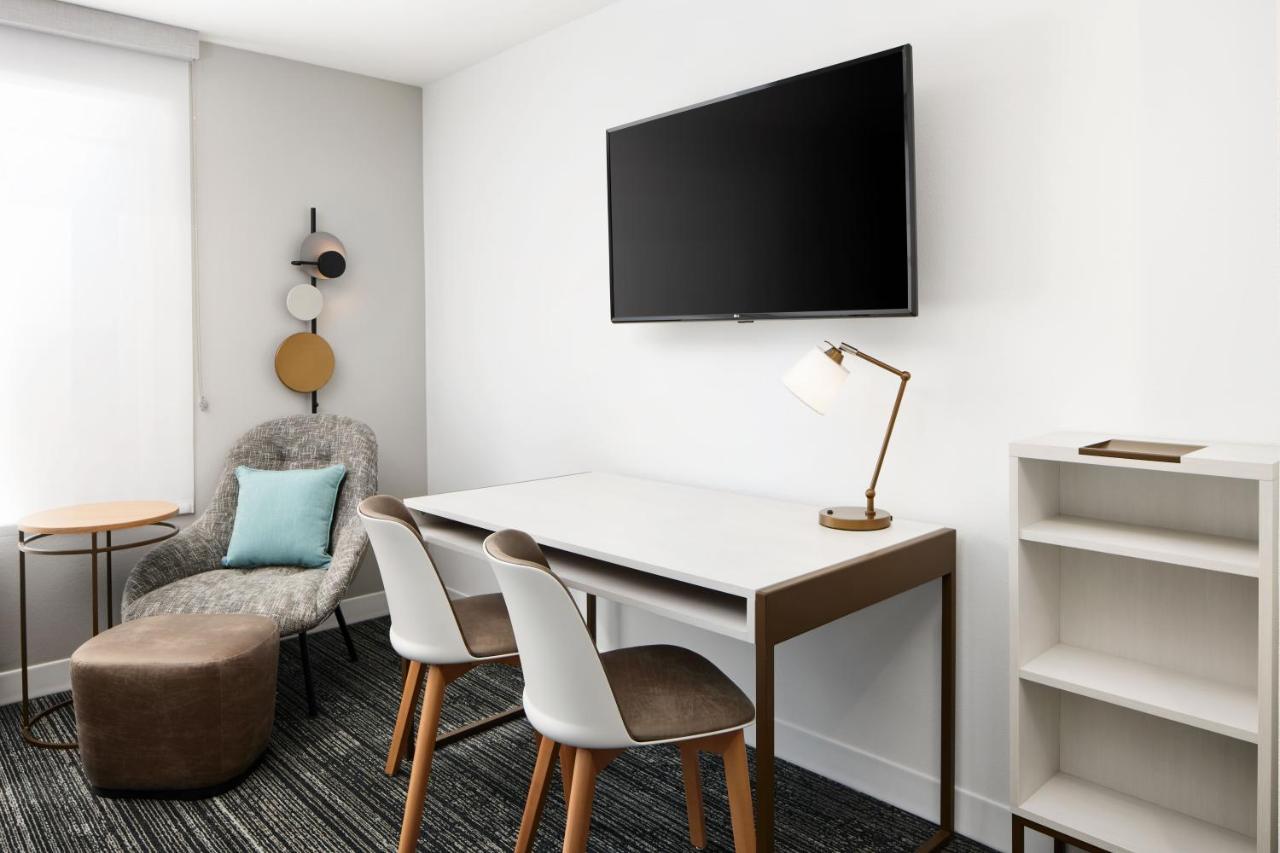 Towneplace Suites By Marriott Tampa Casino Area Orient Park エクステリア 写真