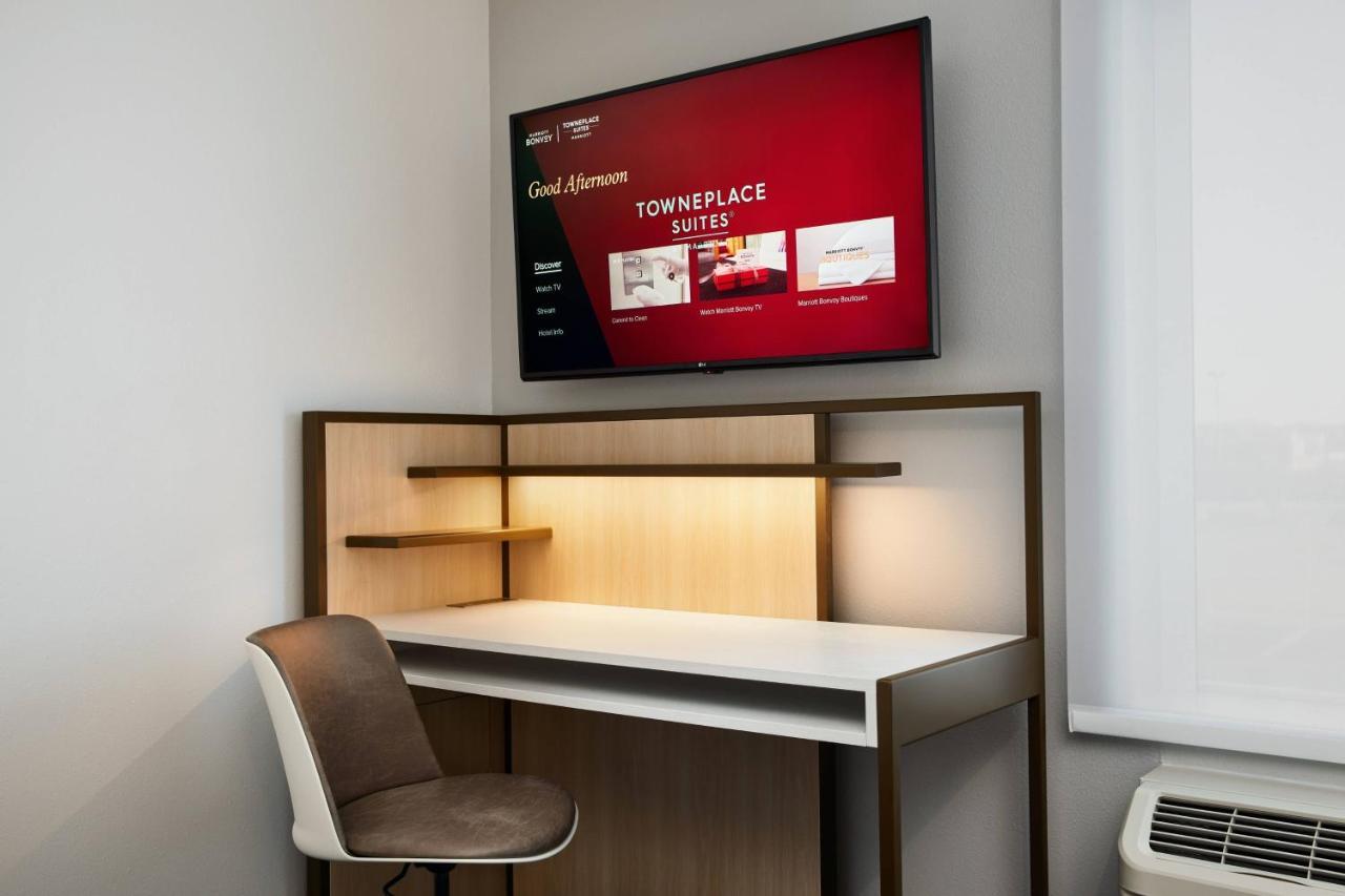 Towneplace Suites By Marriott Tampa Casino Area Orient Park エクステリア 写真