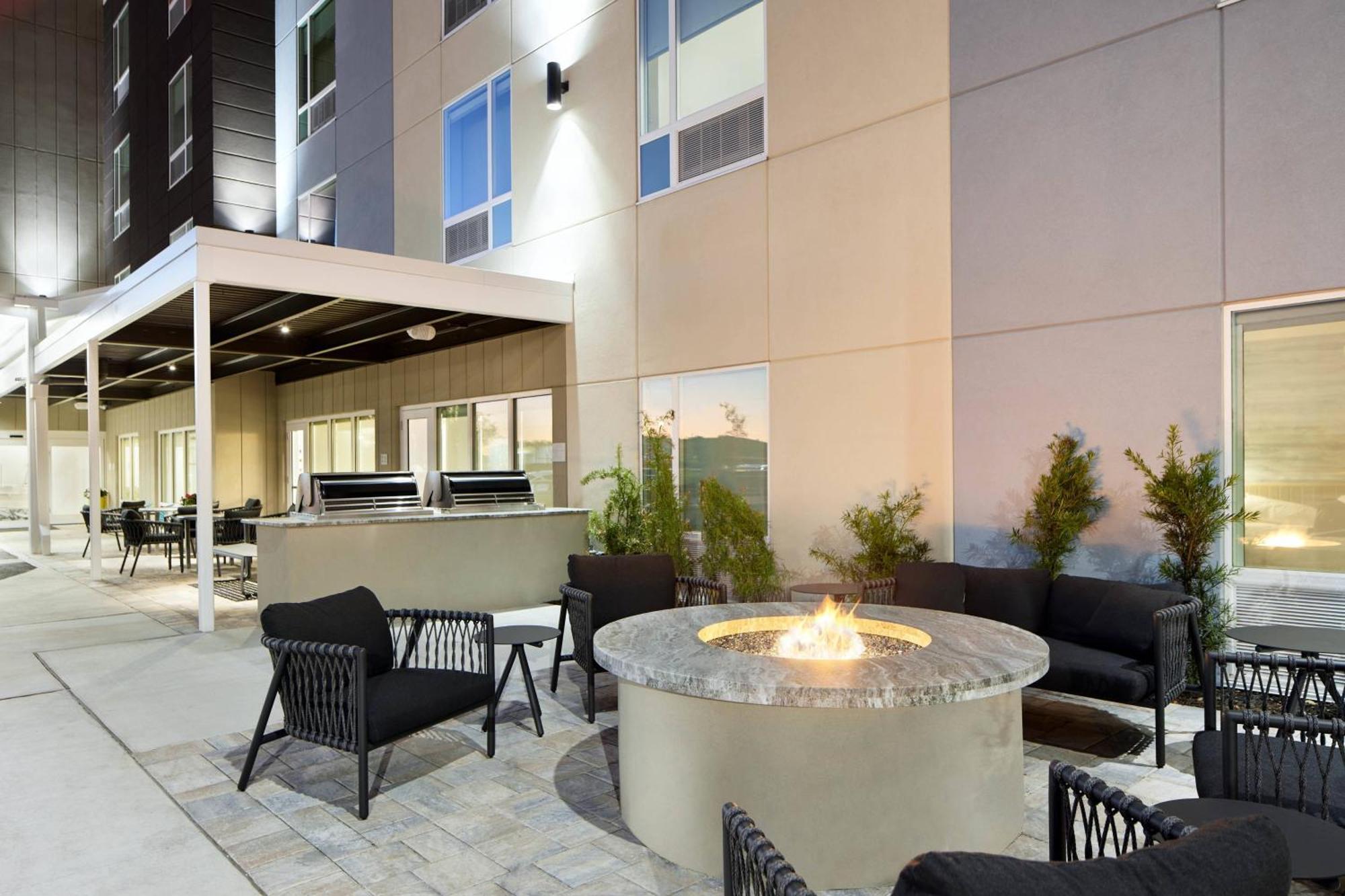 Towneplace Suites By Marriott Tampa Casino Area Orient Park エクステリア 写真